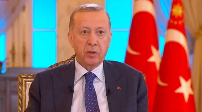 Cumhurbaşkanı Recep Tayyip Erdoğan: “Şu anda faiz % 9, daha da düşüreceğiz” Cumhurbaşkanı Recep Tayyip Erdoğan: "Şu anda faiz % 9, daha da düşüreceğiz"