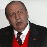 CHP, eski Çalışma ve Sosyal Güvenlik Bakanı Yaşar Okuyan'ı partiden ihraç etti