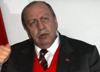 CHP, eski Çalışma ve Sosyal Güvenlik Bakanı Yaşar Okuyan'ı partiden ihraç etti