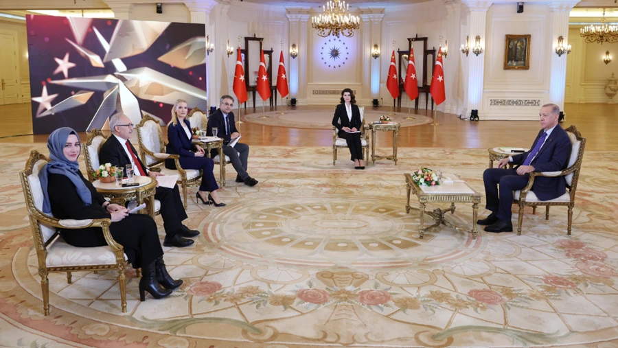 Cumhurbaşkanı Recep Tayyip Erdoğan: "Şu anda faiz % 9, daha da düşüreceğiz"